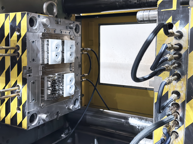 Mold Opening and Part Ejection Mold Opening and Part Ejection