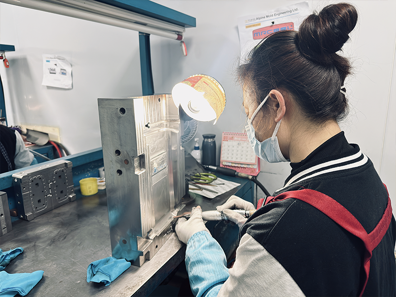 Maintain Consistent Mold Surface Quality Maintain Consistent Mold Surface Quality