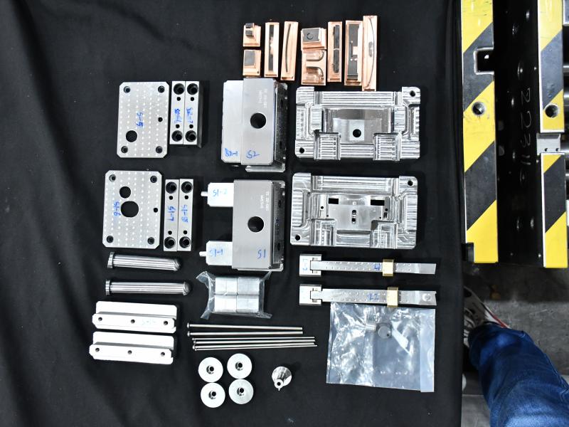 mold-components