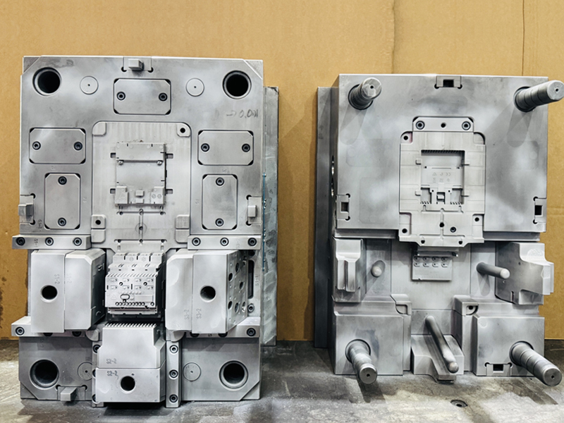 plastic-injection-mold-with-oil-rust