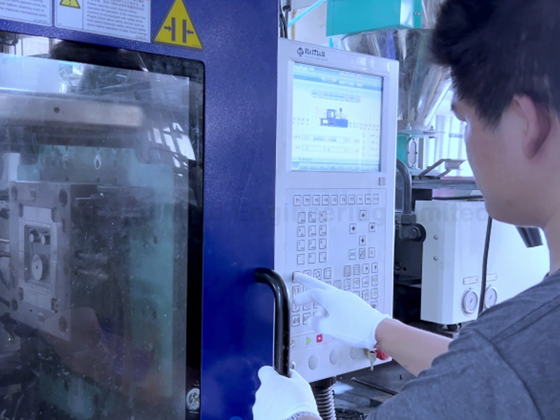  Optimize Process Parameters by Injection Molding Machine