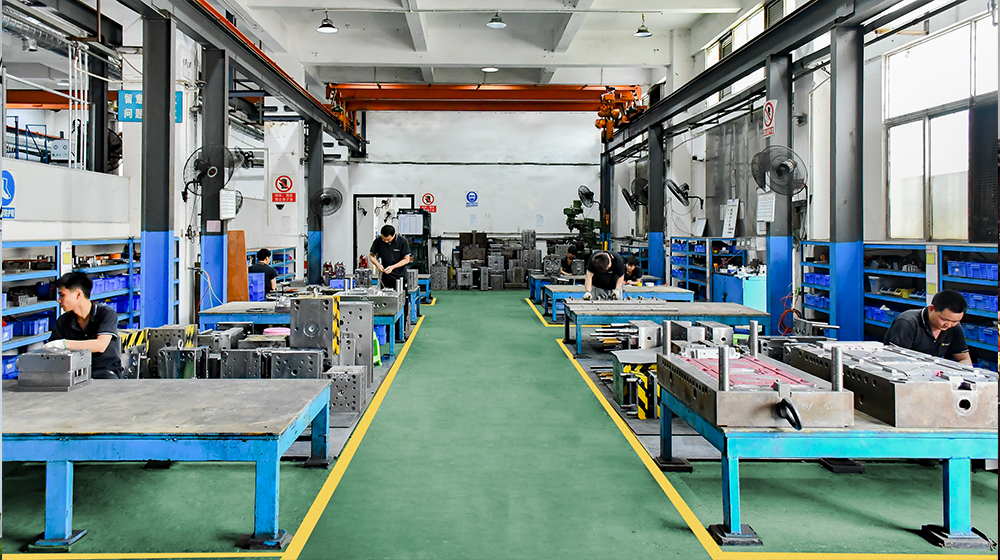 Plastic Injection Molds from China: A Buyer’s Import Guide