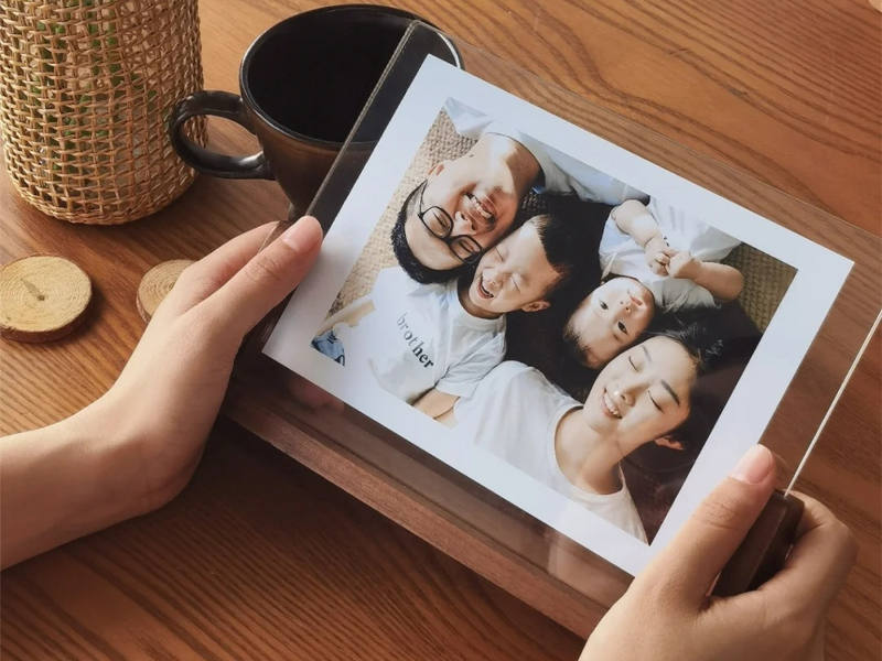 Acrylic photo frame