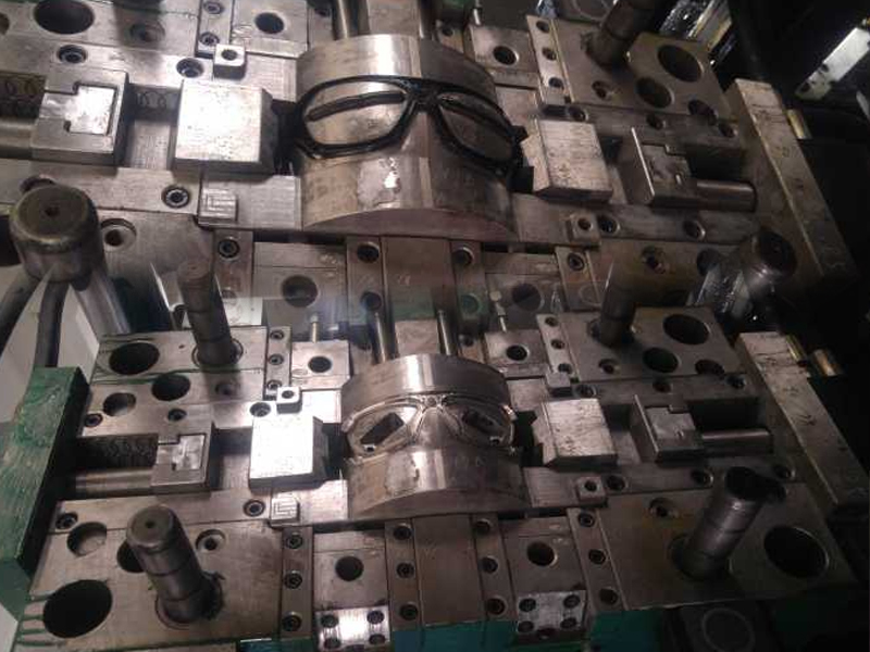  Eye Tracking Glasses Injection Mold Manufacturer