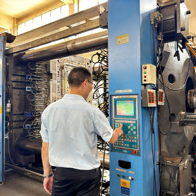 Large Part Injection Molding for Refrigerated Cabinet Door Frame 
