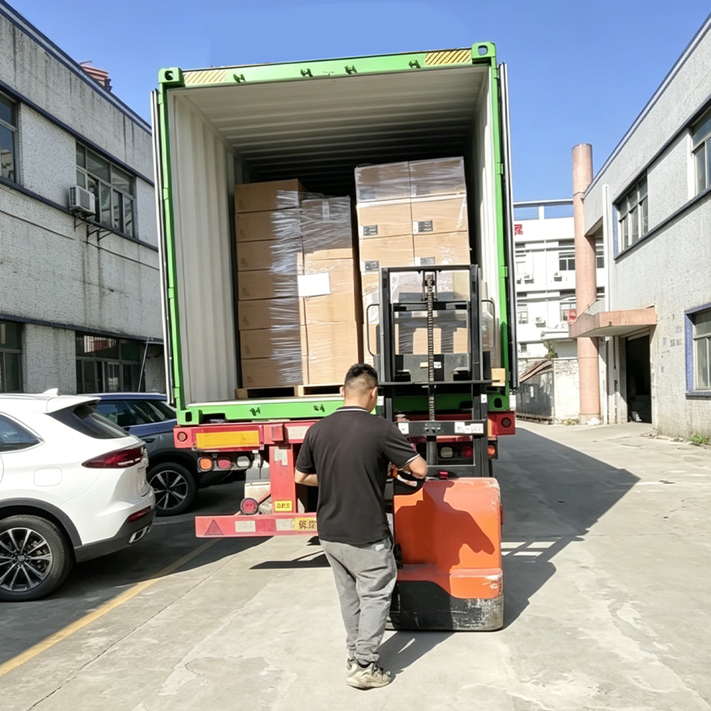 Packaging and shipping for automotive injection molding 