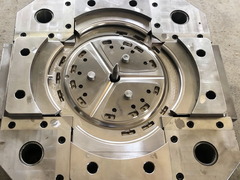 Hot Chamber Die Casting Mold